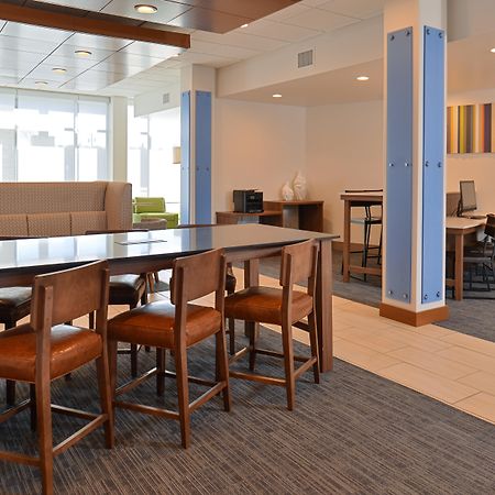 Holiday Inn Express & Suites Farmington Hills - Detroit By Ihg Ngoại thất bức ảnh