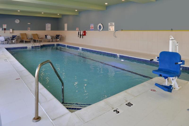 Holiday Inn Express & Suites Farmington Hills - Detroit By Ihg Ngoại thất bức ảnh